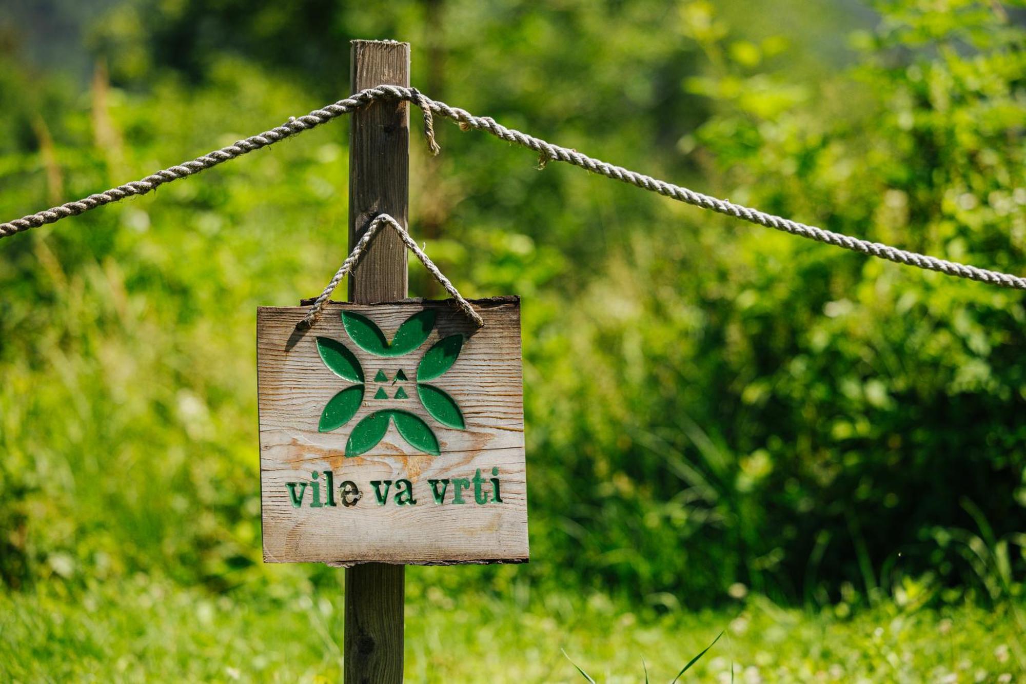 Gozdne Vile Va Vrti Kostel المظهر الخارجي الصورة